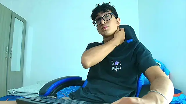 TylerWhite  online show from March 22, 7:20 pm