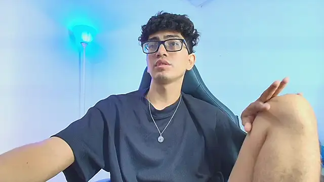 TylerWhite  online show from October 11, 1:42 pm