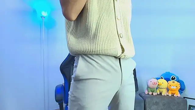 TylerWhite  online show from October 31, 5:08 am