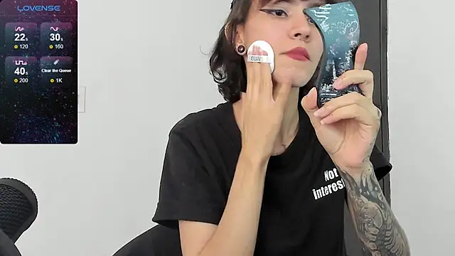 Badxbitch online show from December 10, 1:00 am