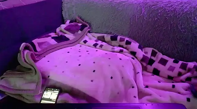 Snapshot of pinnklinkk chatting on February 12, 10:35 am pinnklinkk online show from February 12, 10:35 am