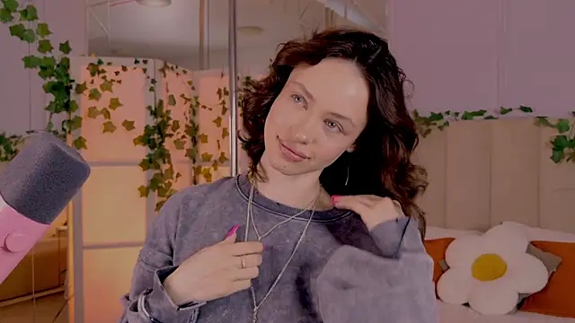 Snapshot of Meow_Nancy chatting on June 17, 5:10 am Meow Nancy online show from June 17, 5:10 am