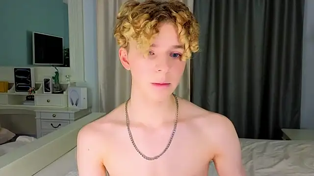 Snapshot of Kudi_Minnt chatting on January 10, 7:11 pm Kudi Minnt online show from January 10, 7:11 pm