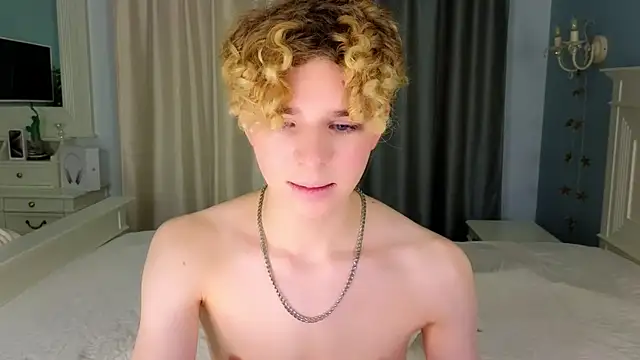 Snapshot of Kudi_Minnt chatting on January 17, 7:38 pm Kudi Minnt online show from January 17, 7:38 pm