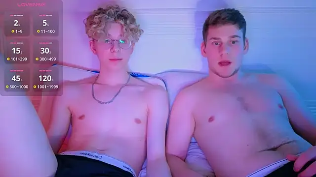 Snapshot of Kudi_Minnt chatting on March 13, 9:59 pm Kudi Minnt online show from March 13, 9:59 pm