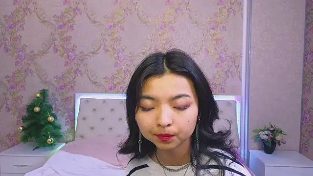 Shy Kira online show from January 7, 3:33 pm