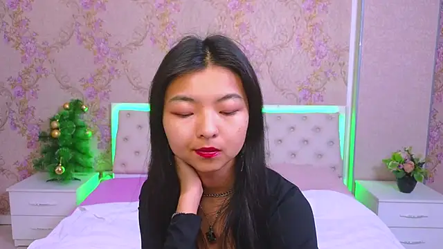 Shy Kira online show from January 13, 12:45 pm