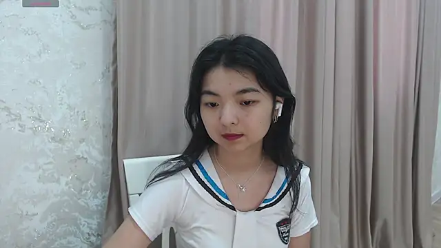 Snapshot of Shy_Kira chatting on July 10, 8:50 am Shy Kira online show from July 10, 8:50 am