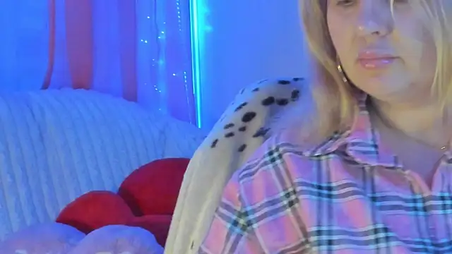 CoraSwon online show from March 16, 4:45 pm