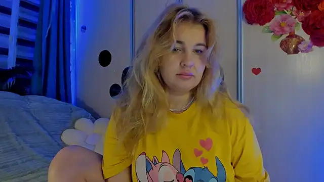 CoraSwon online show from November 11, 1:27 am