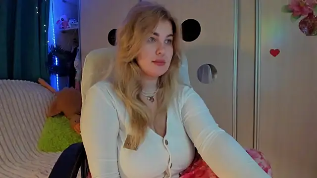 CoraSwon online show from February 26, 4:06 pm