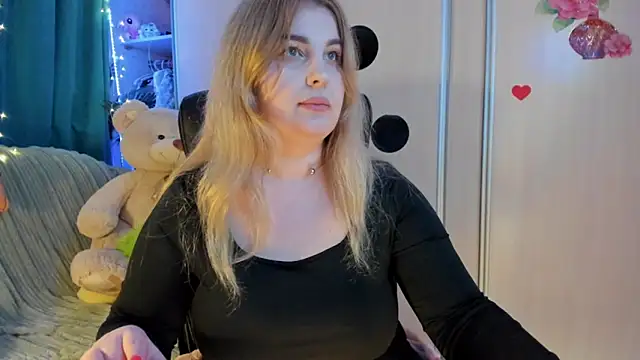 CoraSwon online show from March 9, 5:50 pm