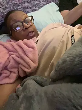 Snapshot of KLoveeee chatting on January 18, 8:41 am KLoveeee online show from January 18, 8:41 am