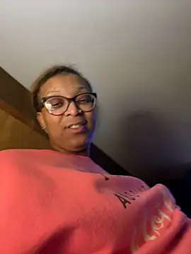 Snapshot of KLoveeee chatting on January 28, 5:43 am KLoveeee online show from January 28, 5:43 am