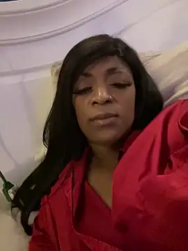 Snapshot of KLoveeee chatting on December 5, 4:32 am KLoveeee online show from December 5, 4:32 am