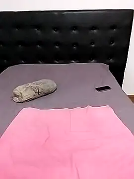 littlebrunett online show from February 21, 9:34 am