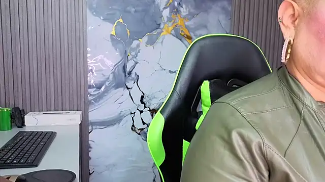 GianellaCox  online show from April 20, 2:09 pm