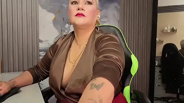 GianellaCox  online show from June 24, 11:53 am