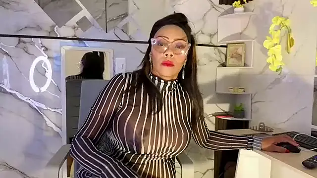 AmberNix online show from July 21, 1:46 pm