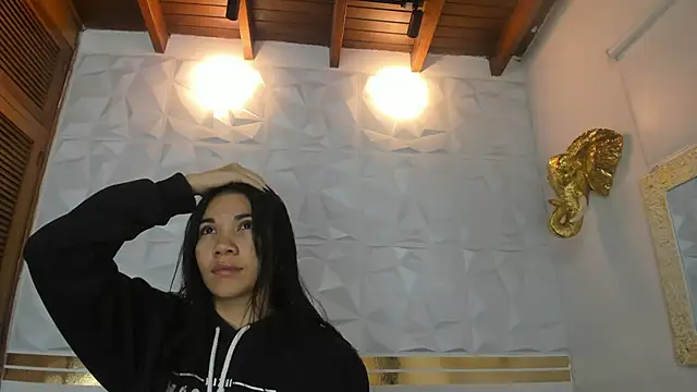 Emiily Parkerr online show from March 18, 8:14 am