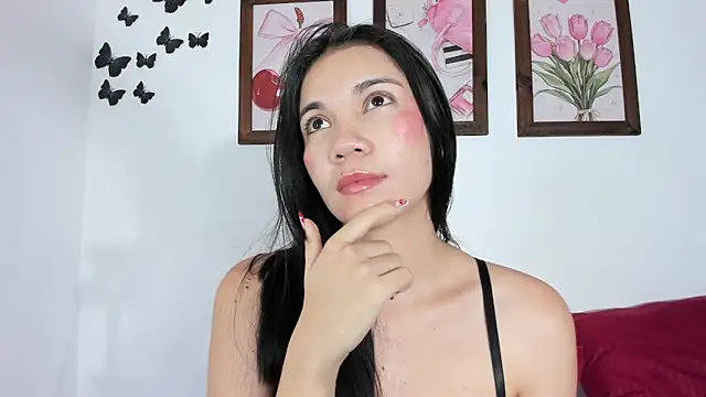 Snapshot of Emiily_Parkerr chatting on May 5, 11:24 pm Emiily Parkerr online show from May 5, 11:24 pm