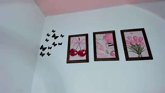 Snapshot of Emiily_Parkerr chatting on May 14, 10:27 pm Emiily Parkerr online show from May 14, 10:27 pm