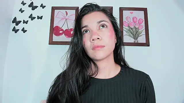 Snapshot of Emiily_Parkerr chatting on June 4, 10:16 pm Emiily Parkerr online show from June 4, 10:16 pm