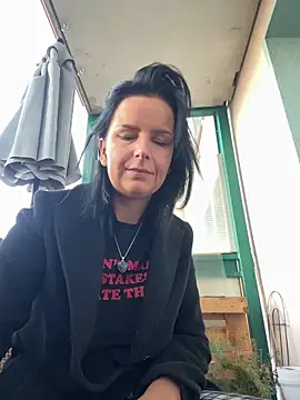 Snapshot of Off__Melonenmandy chatting on December 17, 9:04 am Off Melonenmandy online show from December 17, 9:04 am