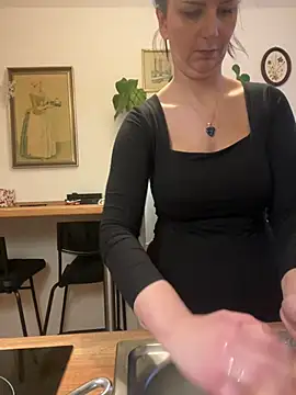 Snapshot of Off__Melonenmandy chatting on February 17, 4:13 pm Off Melonenmandy online show from February 17, 4:13 pm