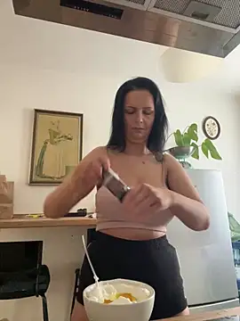 Snapshot of Off__Melonenmandy chatting on April 4, 1:52 pm Off Melonenmandy online show from April 4, 1:52 pm