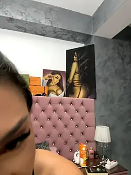 Snapshot of NatyDesiree chatting on September 18, 7:49 pm NatyDesiree online show from September 18, 7:49 pm