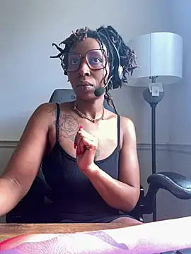 LeyaHoneybuns online show from March 17, 4:01 pm