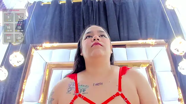 Snapshot of RileySweett chatting on November 9, 11:30 am RileySweett online show from November 9, 11:30 am