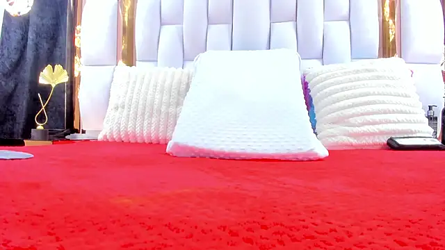 Snapshot of RileySweett chatting on November 13, 11:42 am RileySweett online show from November 13, 11:42 am