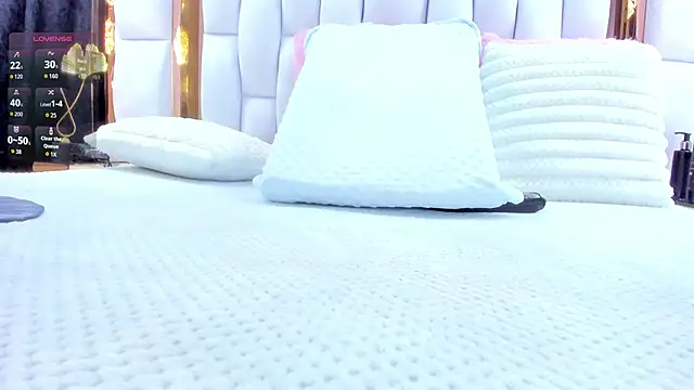 Snapshot of RileySweett chatting on November 22, 11:31 am RileySweett online show from November 22, 11:31 am