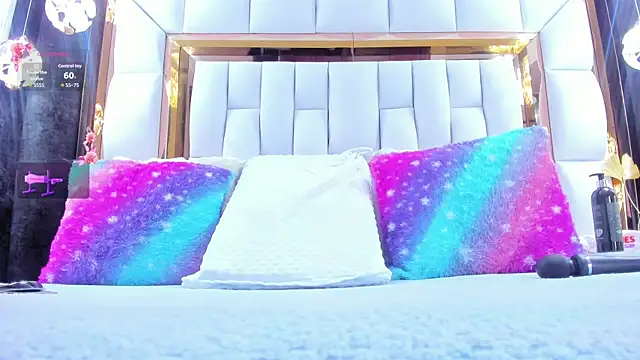 RileySweett online show from April 18, 11:58 am