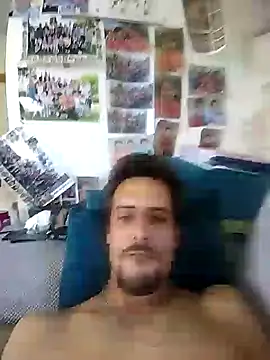 Snapshot of david09000 chatting on June 19, 2:21 pm david09000 online show from June 19, 2:21 pm