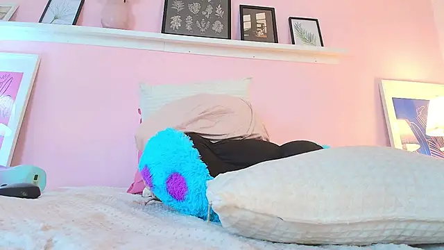 Snapshot of MARAFOX69 chatting on February 11, 7:33 am MARAFOX69 online show from February 11, 7:33 am