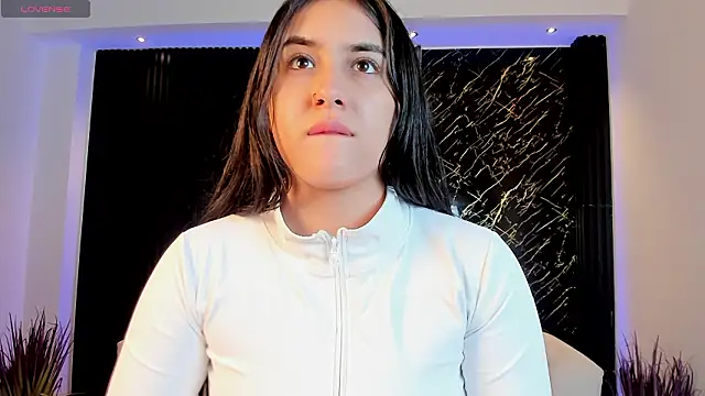 paulina sweett  online show from March 12, 12:00 pm