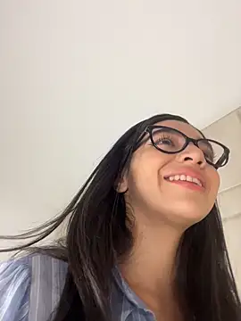 uniquerossie online show from February 2, 6:56 am