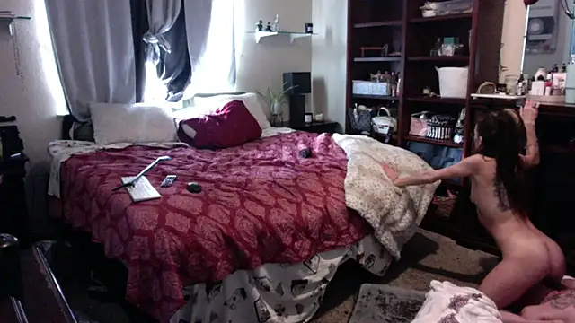 iBoneher69 online show from December 16, 5:40 pm