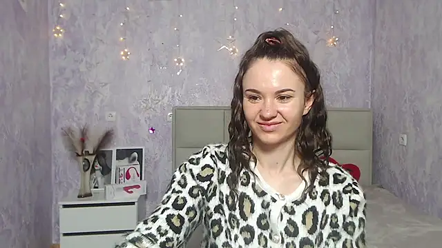 Snapshot of KaraCriegs chatting on January 29, 12:43 am KaraCriegs online show from January 29, 12:43 am