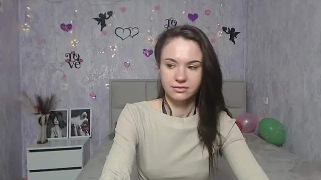 Snapshot of KaraCriegs chatting on February 4, 6:49 pm KaraCriegs online show from February 4, 6:49 pm