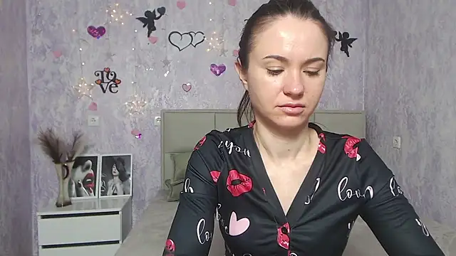 Snapshot of KaraCriegs chatting on February 5, 6:37 pm KaraCriegs online show from February 5, 6:37 pm