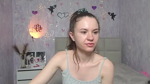 Snapshot of KaraCriegs chatting on February 11, 4:33 am KaraCriegs online show from February 11, 4:33 am