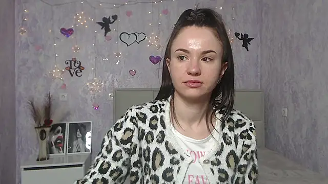 Snapshot of KaraCriegs chatting on February 23, 9:59 pm KaraCriegs online show from February 23, 9:59 pm