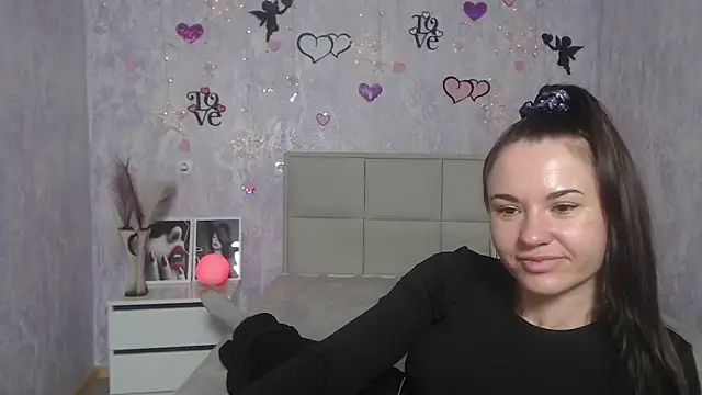 Snapshot of KaraCriegs chatting on March 9, 3:22 am KaraCriegs online show from March 9, 3:22 am