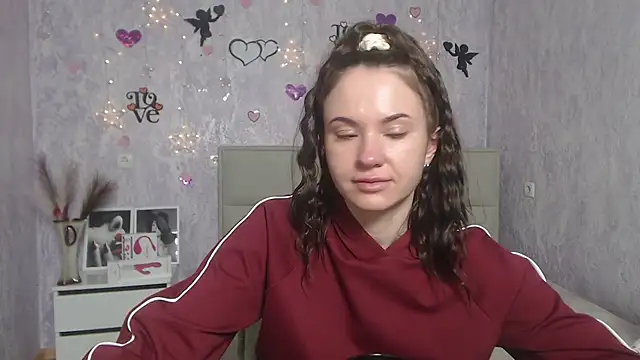 Snapshot of KaraCriegs chatting on March 13, 12:37 am KaraCriegs online show from March 13, 12:37 am