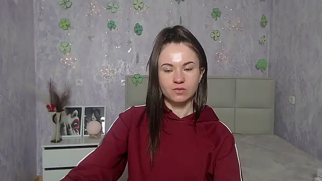 Snapshot of KaraCriegs chatting on March 16, 1:49 am KaraCriegs online show from March 16, 1:49 am