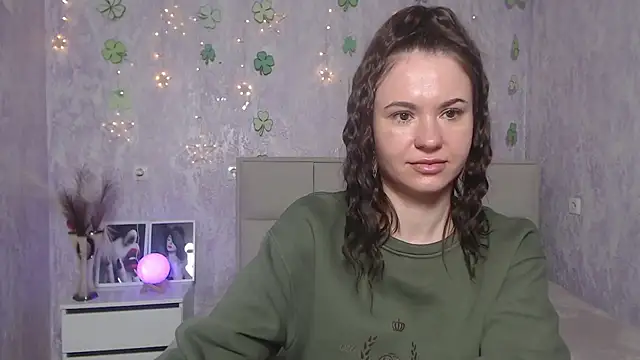 Snapshot of KaraCriegs chatting on March 19, 9:48 pm KaraCriegs online show from March 19, 9:48 pm